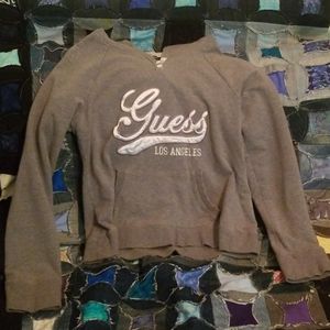 GUESS Sweatshirt Outfit